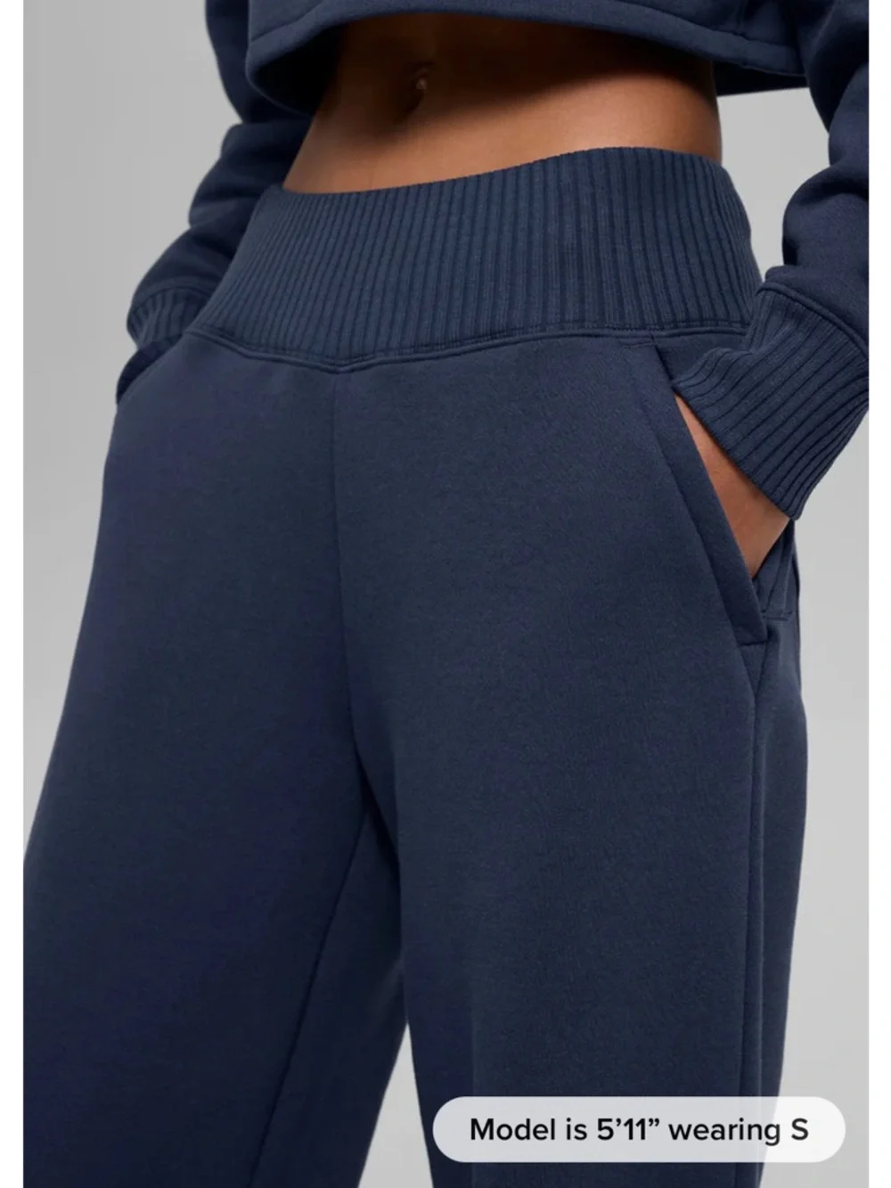 ALO Yoga size M NWT Serenity wide leg sweatpant in navy - Picture 2 of 13